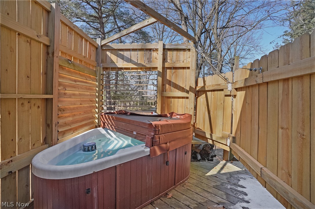 2822 Lakeland Parkway Silver Lake OH 44224