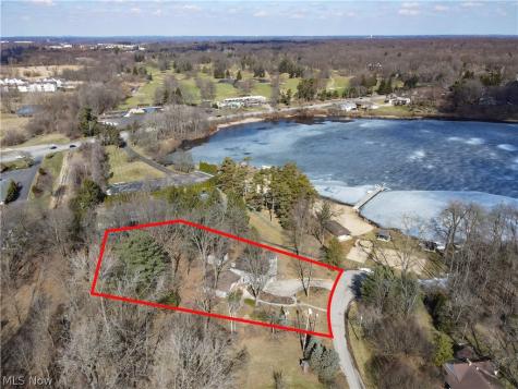 2822 Lakeland Parkway Silver Lake OH 44224