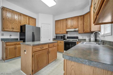 4145 Burnwyke Court Copley OH 44321