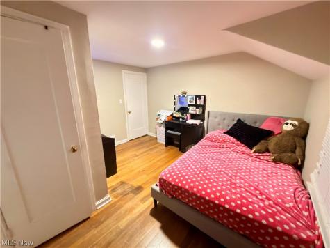 922 Milford Street NE Canton OH 44714