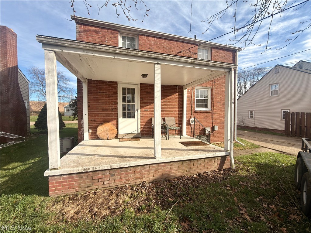 922 Milford Street NE Canton OH 44714