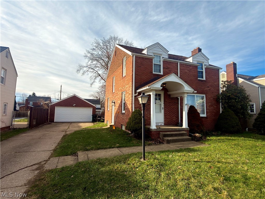922 Milford Street NE Canton OH 44714