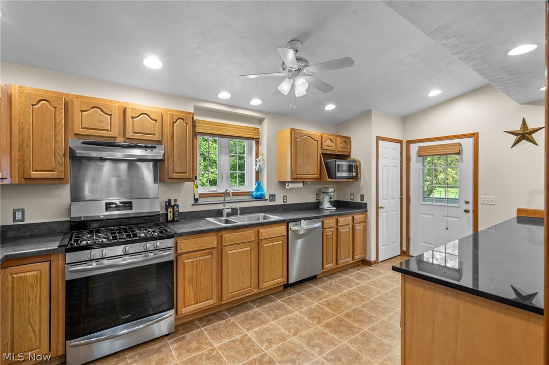 8572 Lake In The Woods Trail Chagrin Falls OH 44023