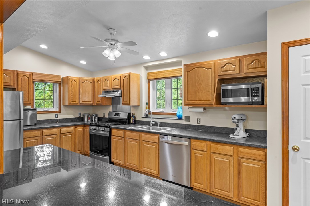 8572 Lake In The Woods Trail Chagrin Falls OH 44023