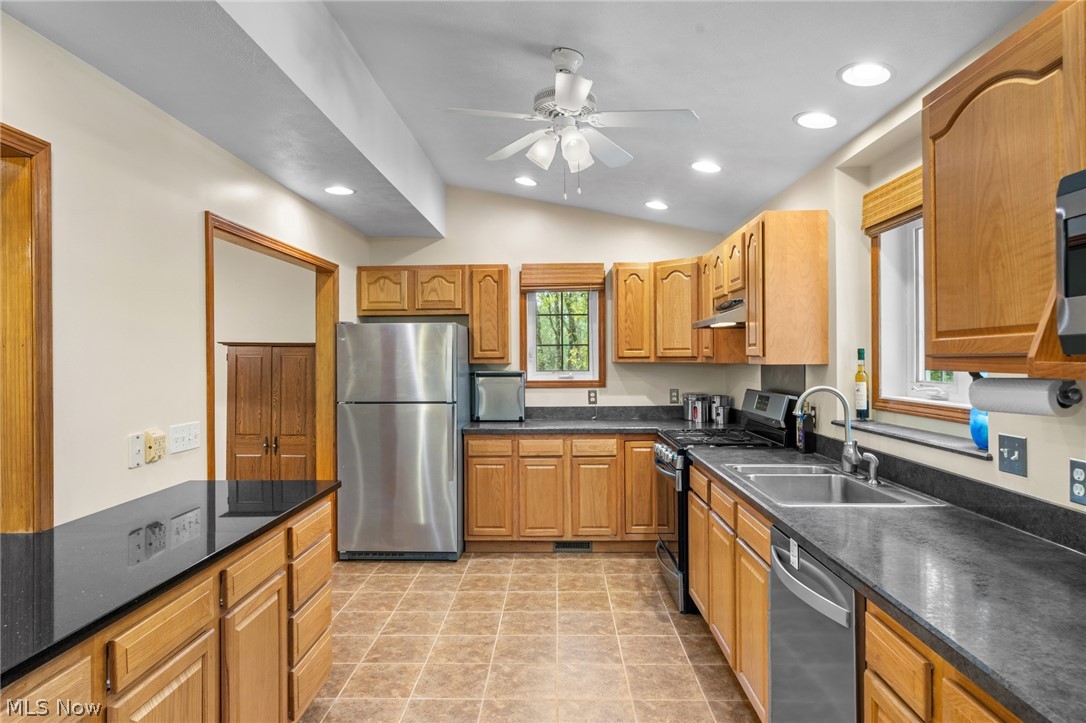 8572 Lake In The Woods Trail Chagrin Falls OH 44023