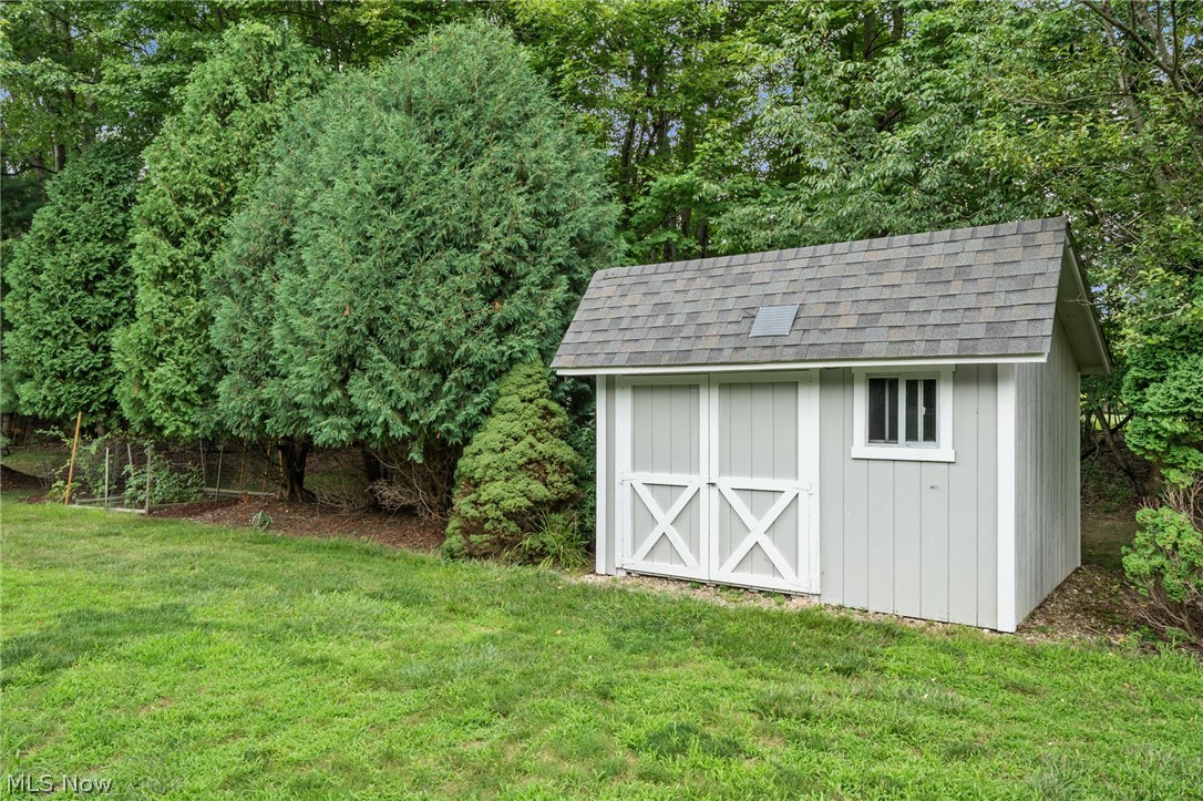 8572 Lake In The Woods Trail Chagrin Falls OH 44023