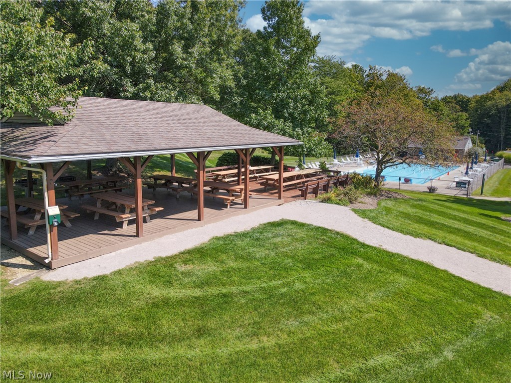 8572 Lake In The Woods Trail Chagrin Falls OH 44023