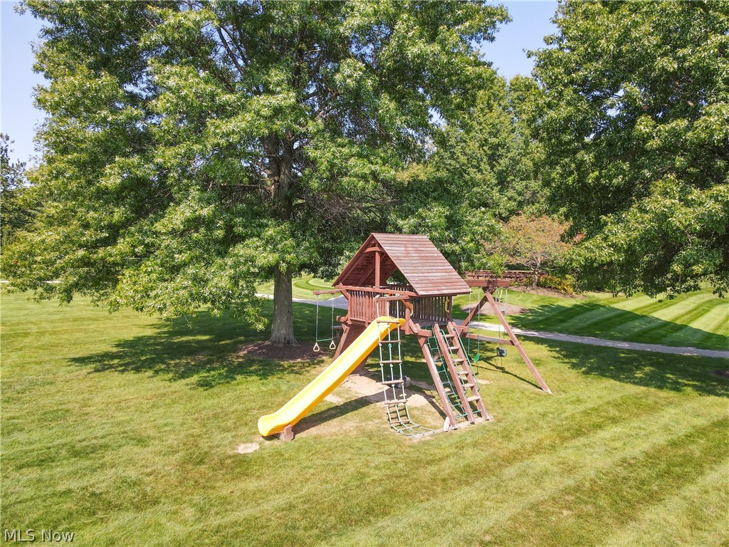 8572 Lake In The Woods Trail Chagrin Falls OH 44023