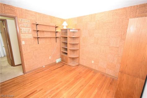 24354 S Oxford Oval North Olmsted OH 44070