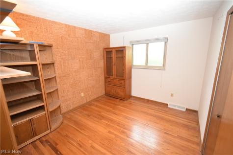 24354 S Oxford Oval North Olmsted OH 44070