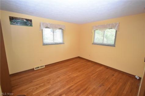 24354 S Oxford Oval North Olmsted OH 44070