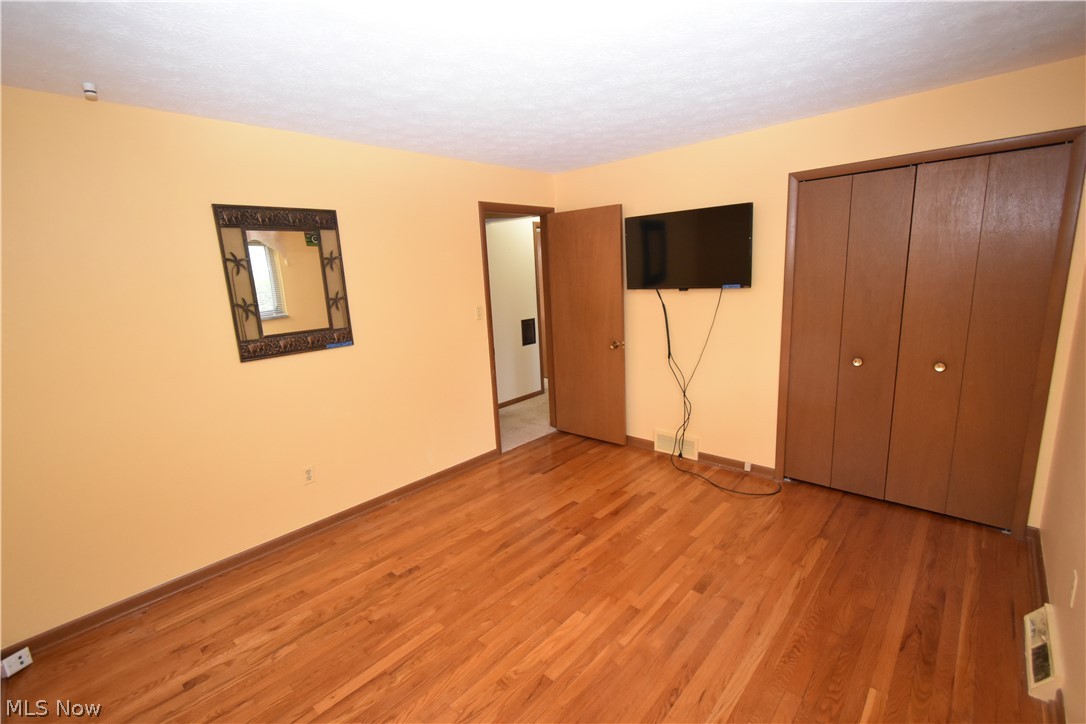 24354 S Oxford Oval North Olmsted OH 44070
