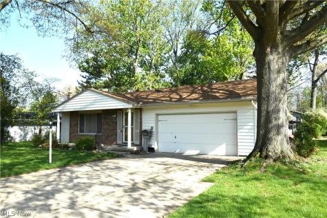 24354 S Oxford Oval North Olmsted OH 44070