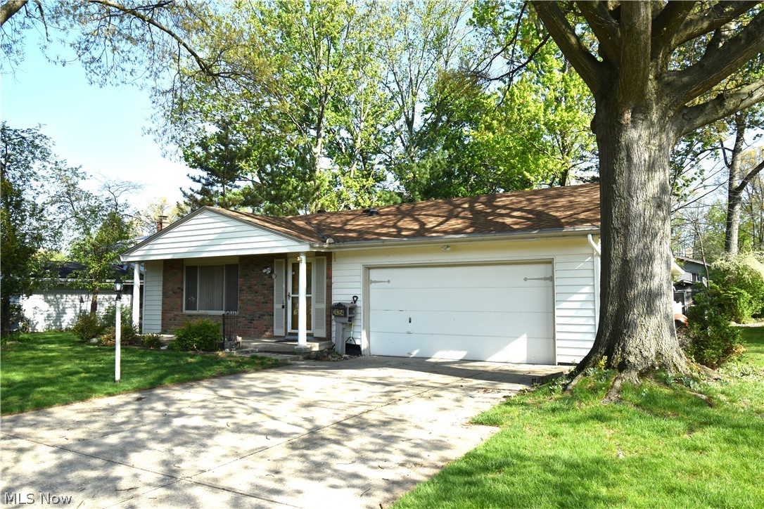 24354 S Oxford Oval North Olmsted OH 44070