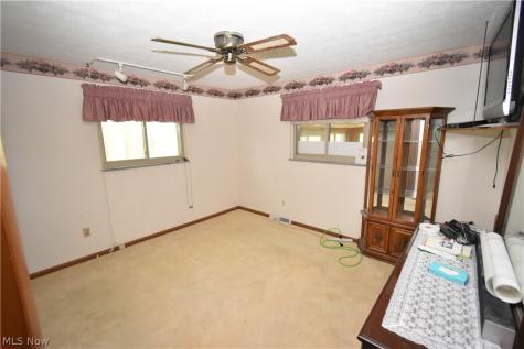 24354 S Oxford Oval North Olmsted OH 44070