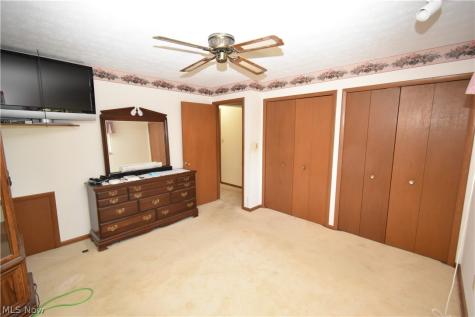 24354 S Oxford Oval North Olmsted OH 44070