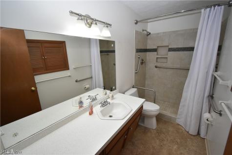24354 S Oxford Oval North Olmsted OH 44070