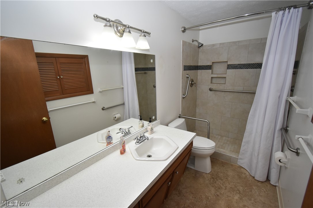 24354 S Oxford Oval North Olmsted OH 44070