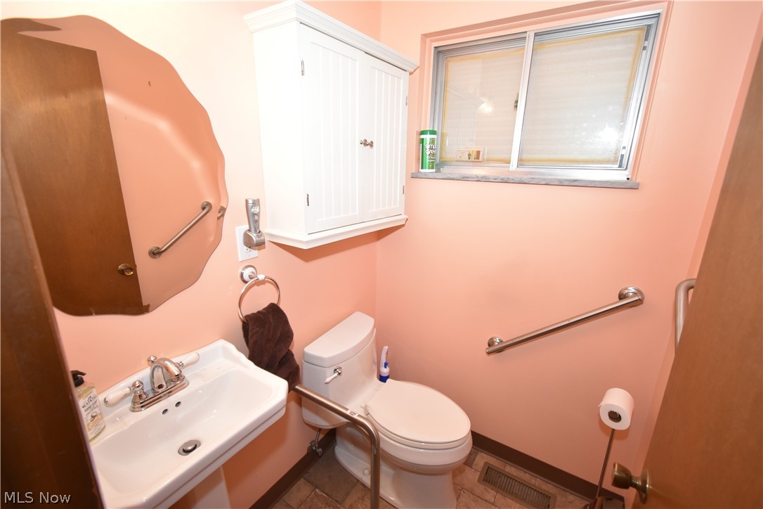 24354 S Oxford Oval North Olmsted OH 44070