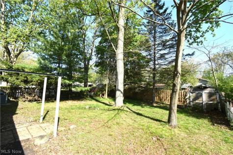 24354 S Oxford Oval North Olmsted OH 44070