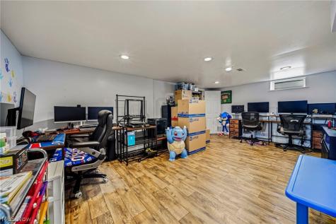 1218 E 346th Street Eastlake OH 44095