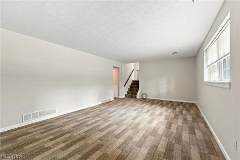 222 Kenwick Drive Northfield OH 44067