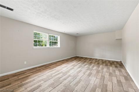 222 Kenwick Drive Northfield OH 44067