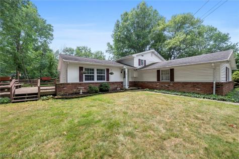 222 Kenwick Drive Northfield OH 44067