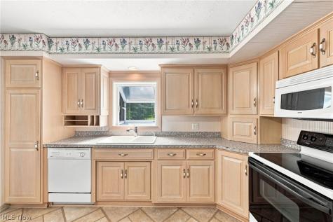 222 Kenwick Drive Northfield OH 44067