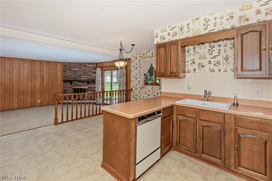 596 Jefferson Drive Highland Heights OH 44143