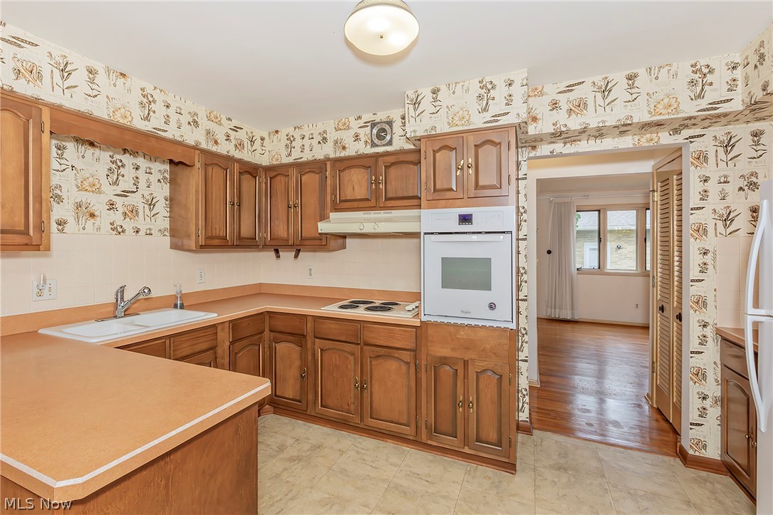 596 Jefferson Drive Highland Heights OH 44143