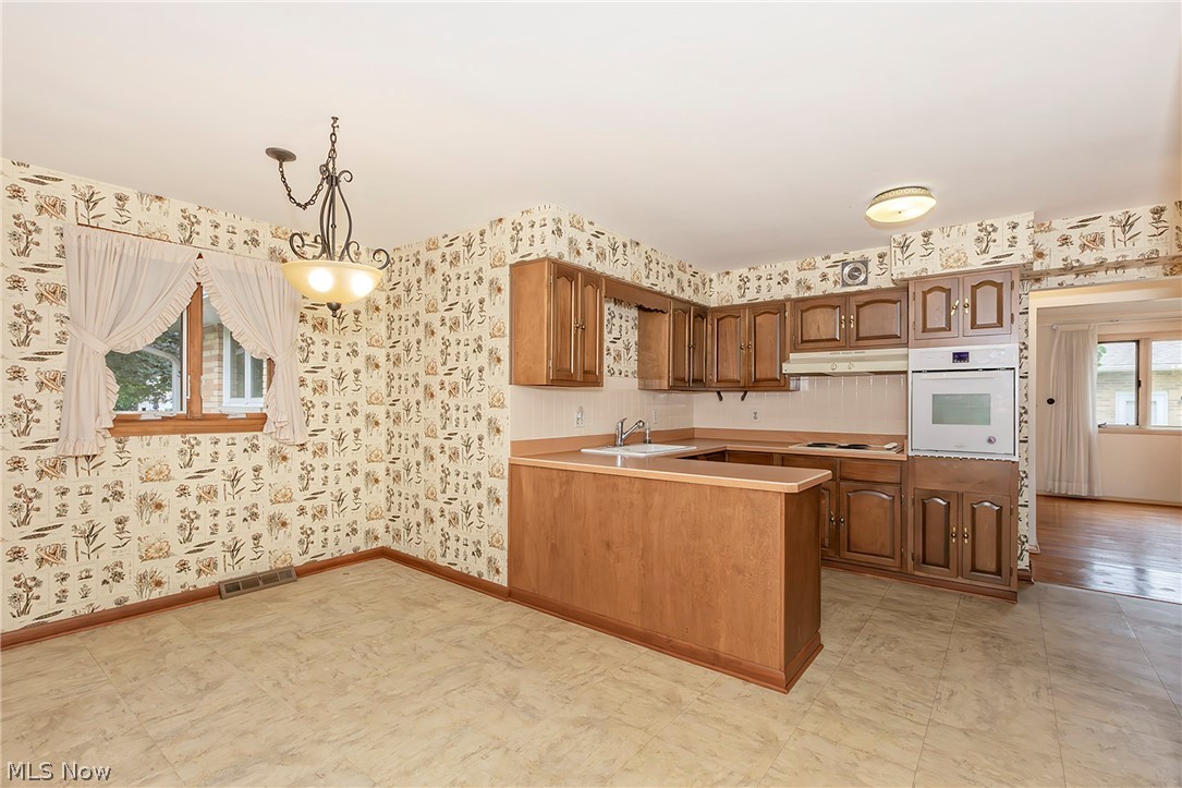 596 Jefferson Drive Highland Heights OH 44143