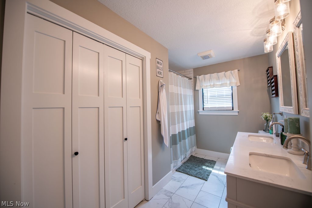 2491 Queensbury Road Alliance OH 44601