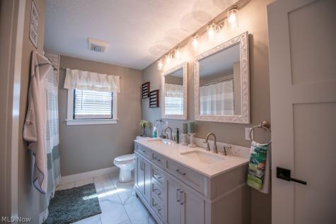 2491 Queensbury Road Alliance OH 44601