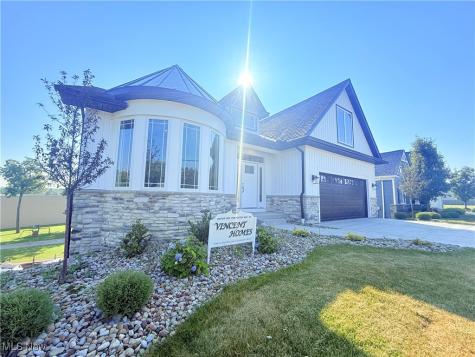 2048 Forest Drive Eastlake OH 44095