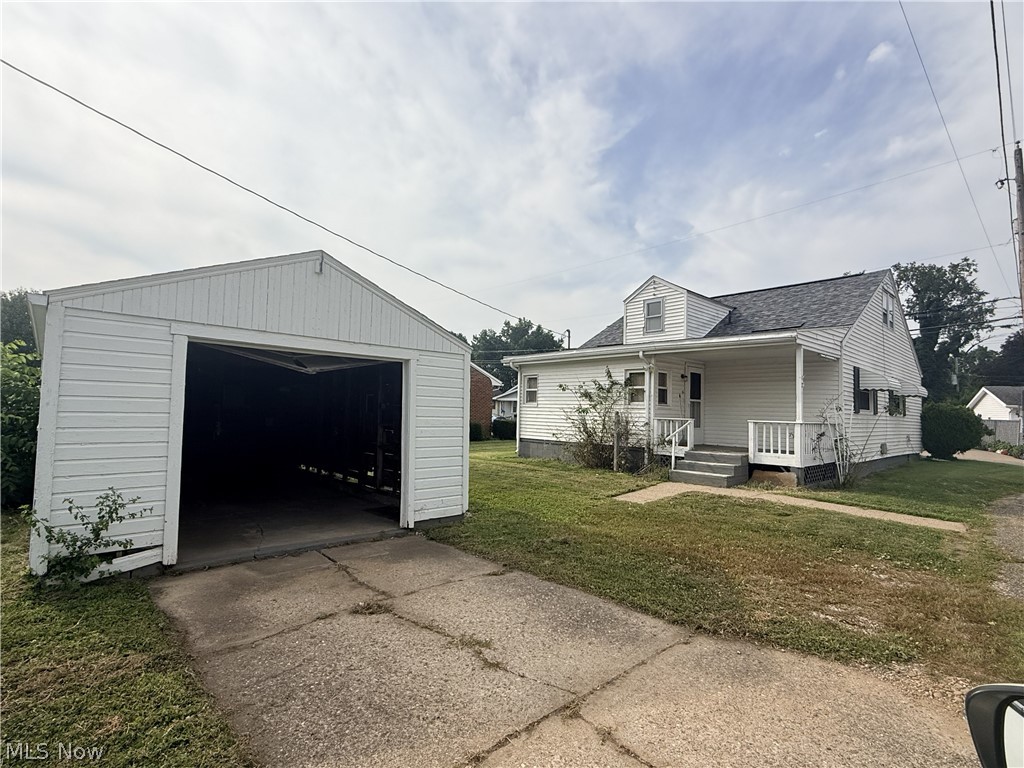 630 Cedar Lane NW New Philadelphia OH 44663