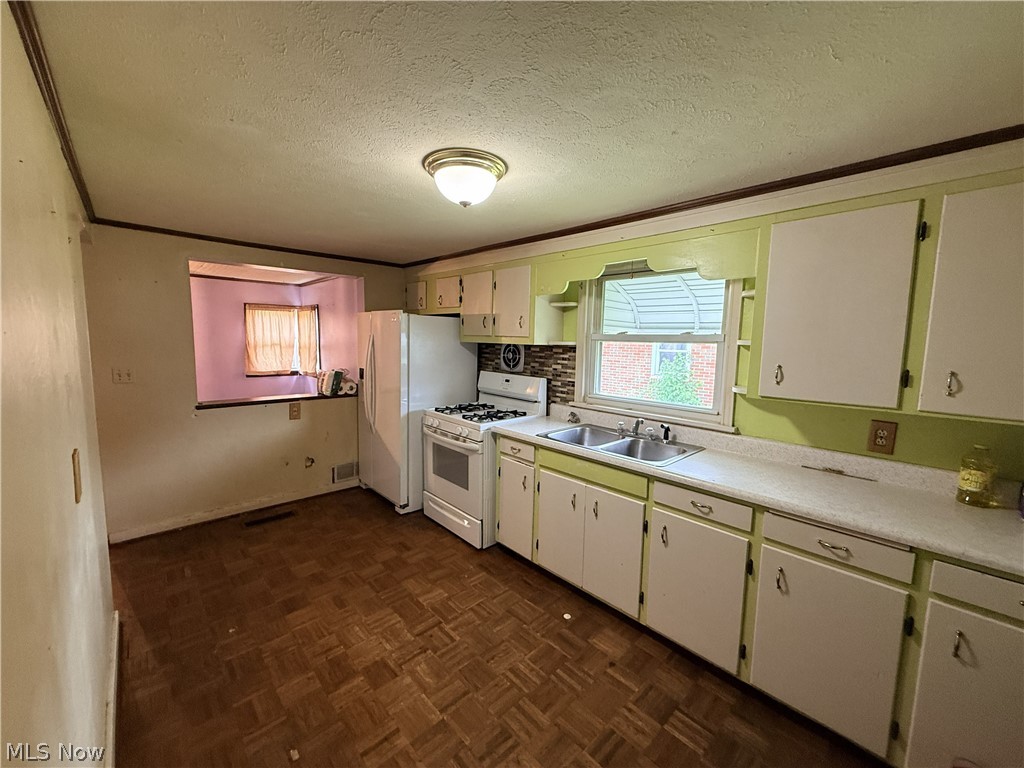 630 Cedar Lane NW New Philadelphia OH 44663