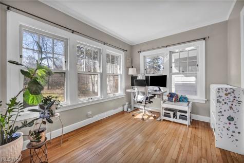 1521 Parkhill Road Cleveland Heights OH 44121