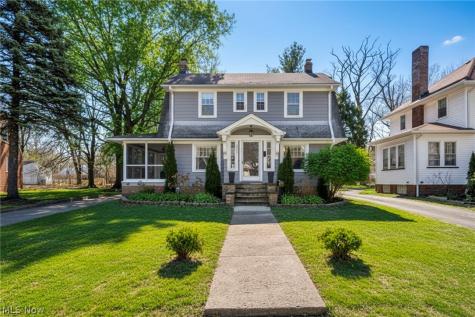 1521 Parkhill Road Cleveland Heights OH 44121