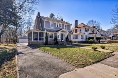 1521 Parkhill Road Cleveland Heights OH 44121