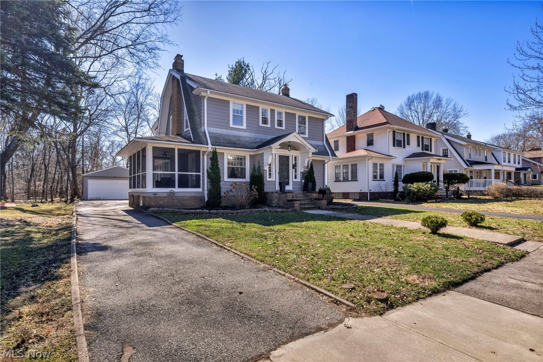1521 Parkhill Road Cleveland Heights OH 44121