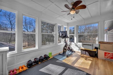 1521 Parkhill Road Cleveland Heights OH 44121