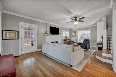 1521 Parkhill Road Cleveland Heights OH 44121