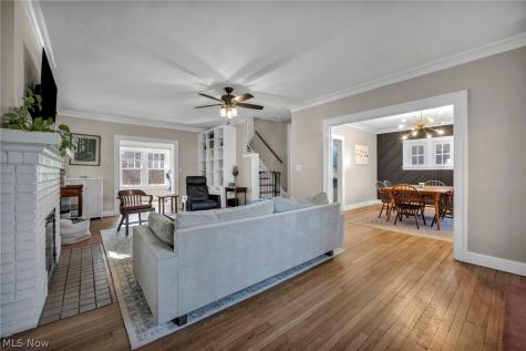 1521 Parkhill Road Cleveland Heights OH 44121