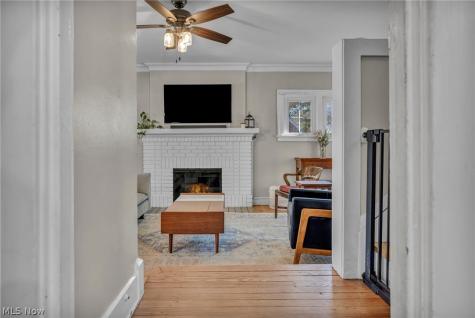 1521 Parkhill Road Cleveland Heights OH 44121