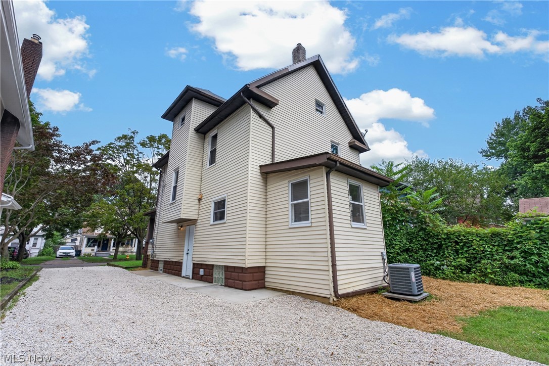 96 E Ido Avenue Akron OH 44301
