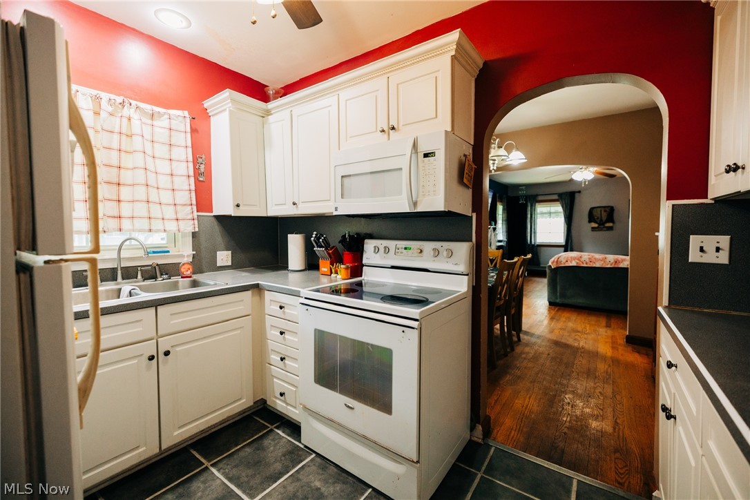 1252 Kenilworth Avenue Coshocton OH 43812
