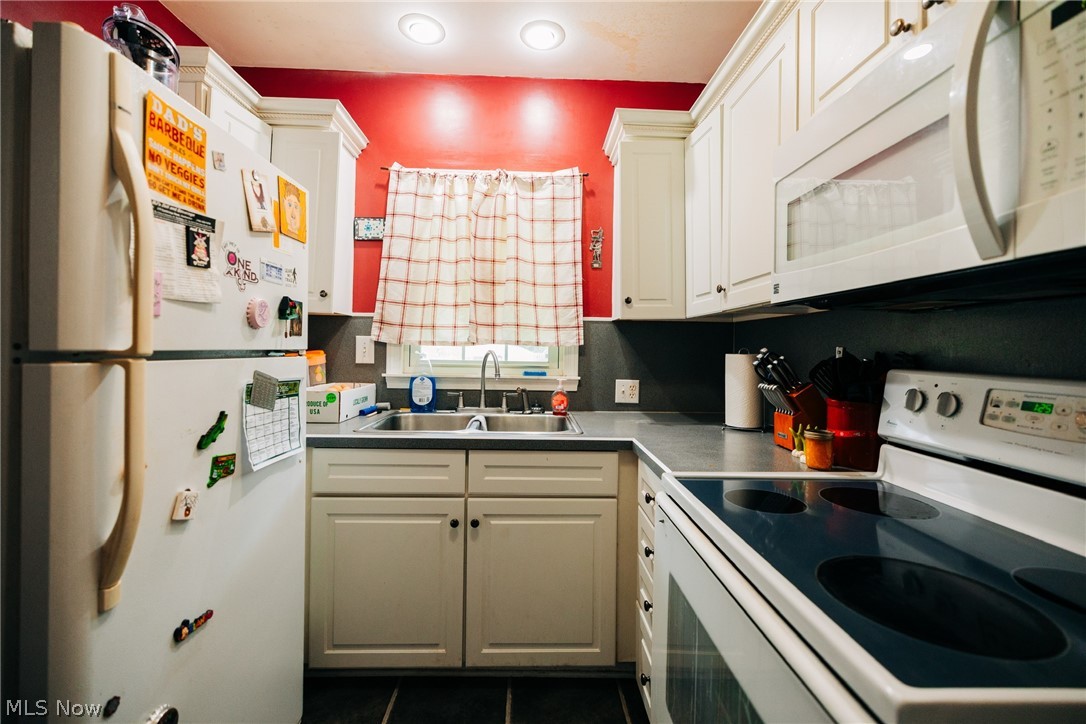 1252 Kenilworth Avenue Coshocton OH 43812