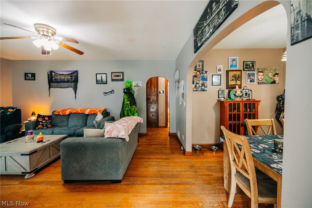 1252 Kenilworth Avenue Coshocton OH 43812