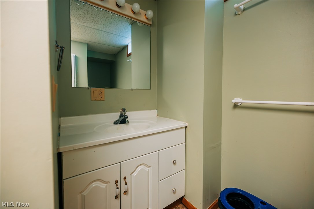 1252 Kenilworth Avenue Coshocton OH 43812